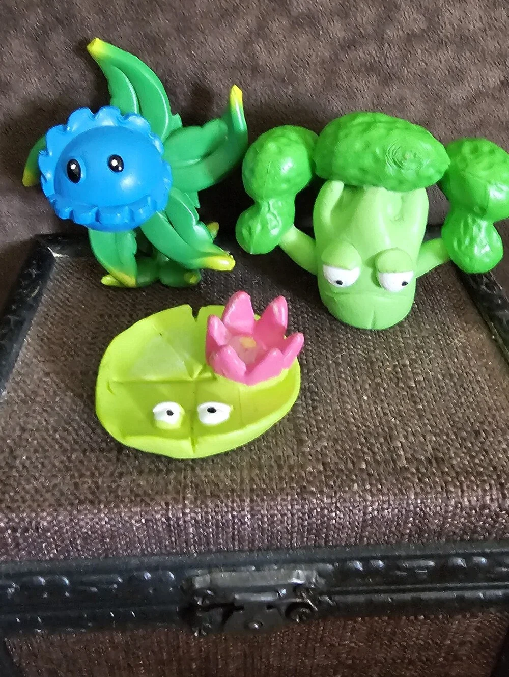 Plants Vs Zombies Toy Figure Set Of 9